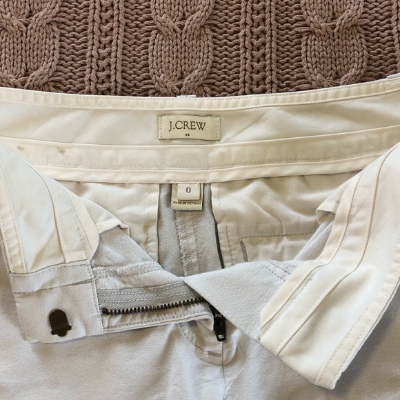EUC J Crew 4” Chino Shorts in White Linen - Picture 3 of 3